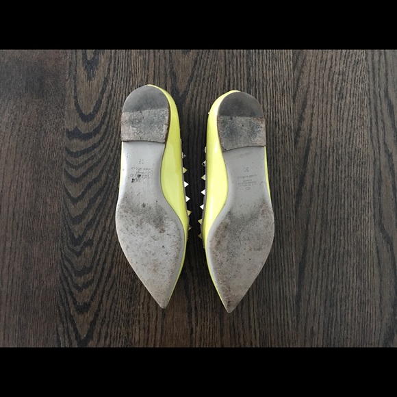 Valentino Yellow Rockstud Patent Ballerina Flats - Picture 4 of 8